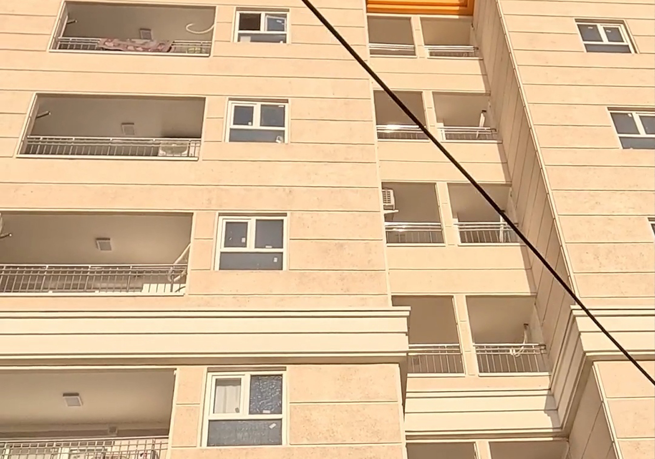 نصب پنجره UPVC نمای ساختمان
